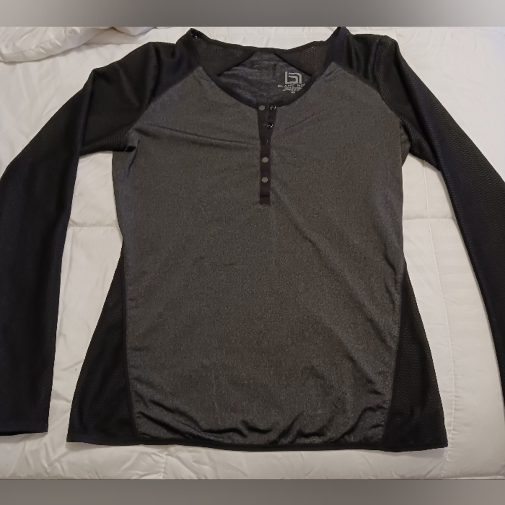 Blanc Noir Long Sleeved top